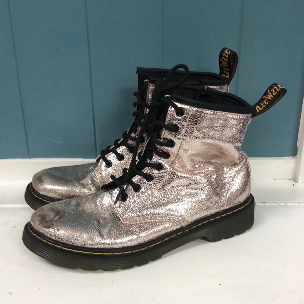 Dr Martens‎ Doc Boots Girls US Sz 5 Boys 4 Rose Gold Crinkle Metallic UK 3
